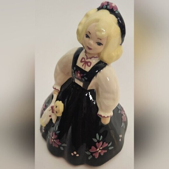 Vintage Squire Ceramics Figurine Girl with Doll – Zaida – California Pottery - Picture 8 of 15